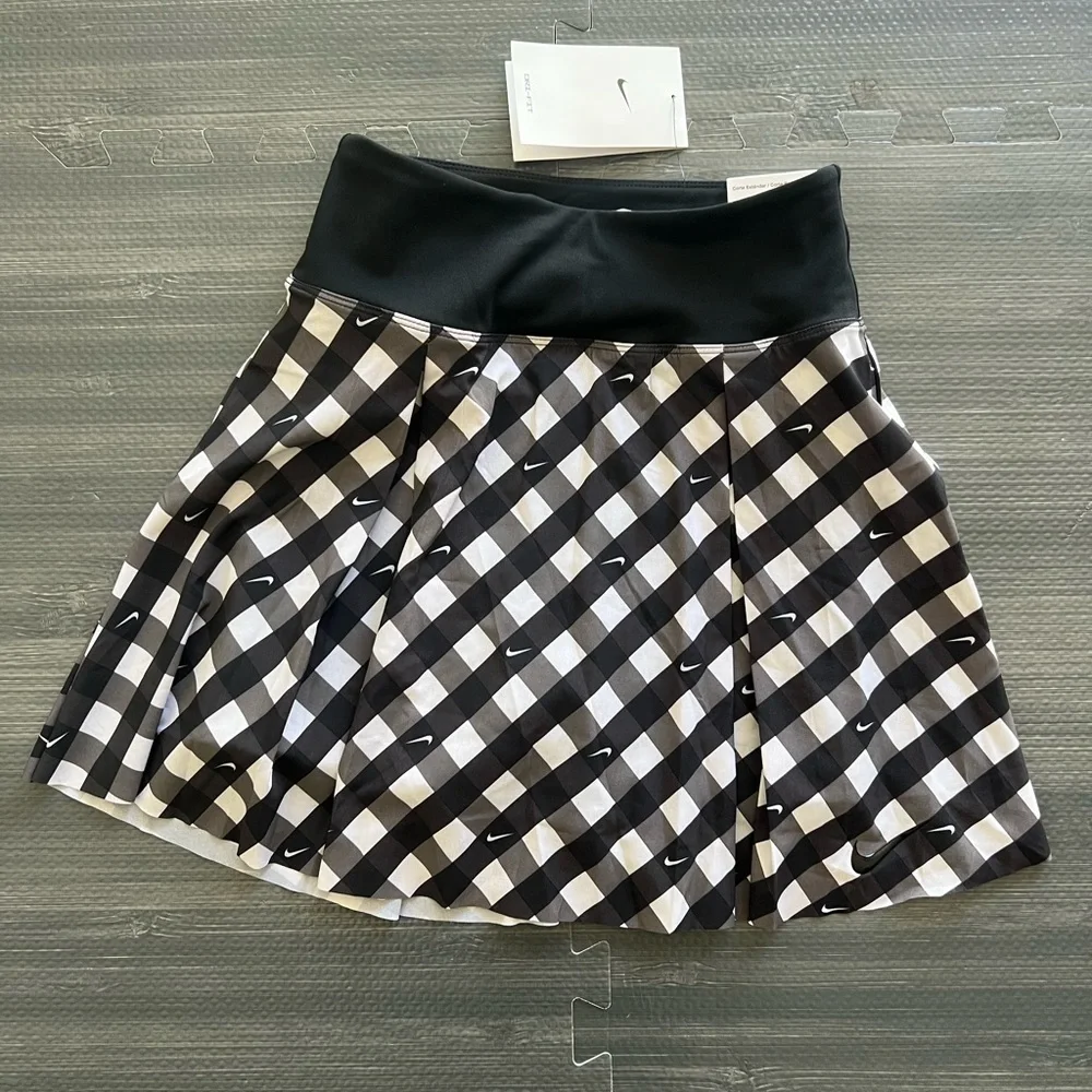 Nike Women's Black and White Skater Tennis Skirt - Picture 1 of 6